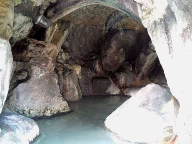 安達屋旅館の洞窟風呂1.jpg