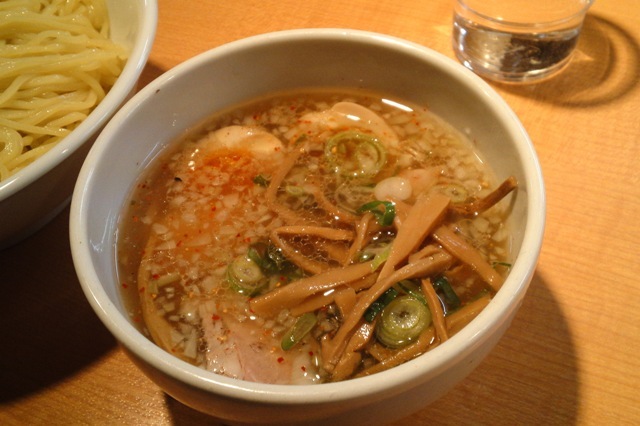 青葉のつけ麺のスープ.jpg